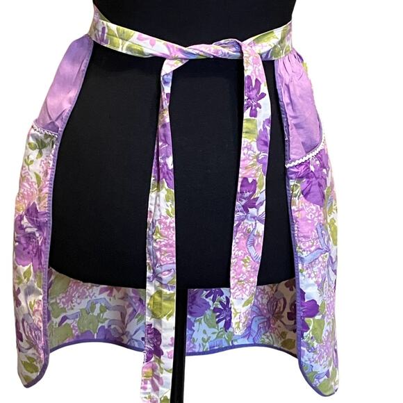 Floral Apron in Purple and Green handmade vintage - Picture 6 of 8